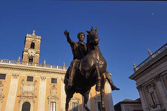 piazza_del_Campidoglio_statua_Marco_Aurelio