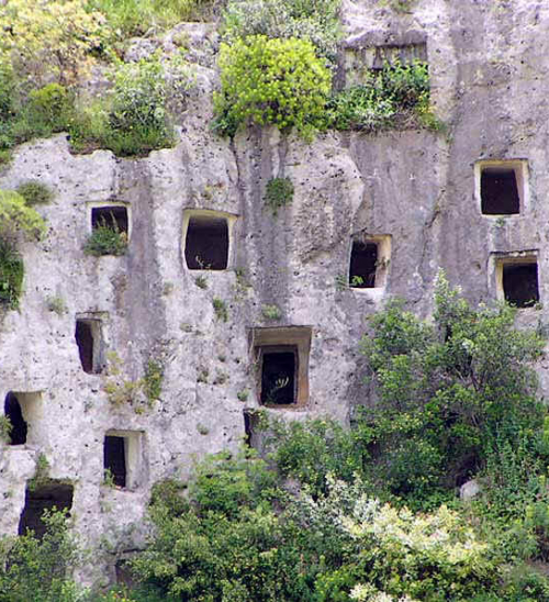 A Pantalica, tra archeologia e natura