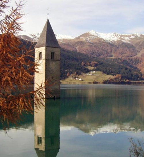 Al Lago di Resia, la magia del paese sommerso