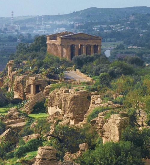 Agrigento, tra splendide architetture e panorami mozzafiato