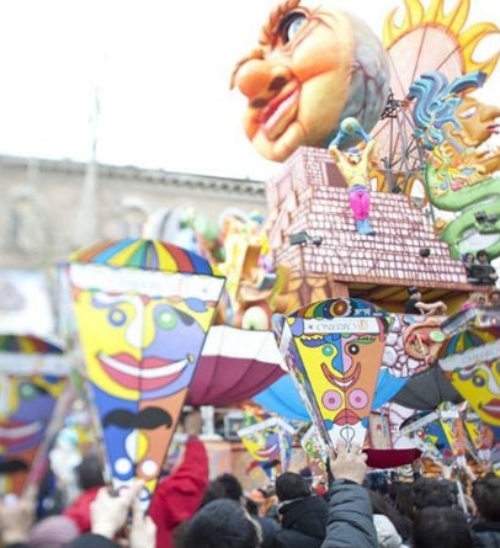 Carnevale di Fano 2017, divertimento a colpi di satira e cioccolatini