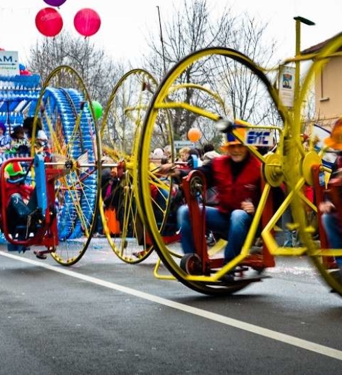 Carnevale dei Fantaveicoli di Imola: bizzarra sfilata su ruote