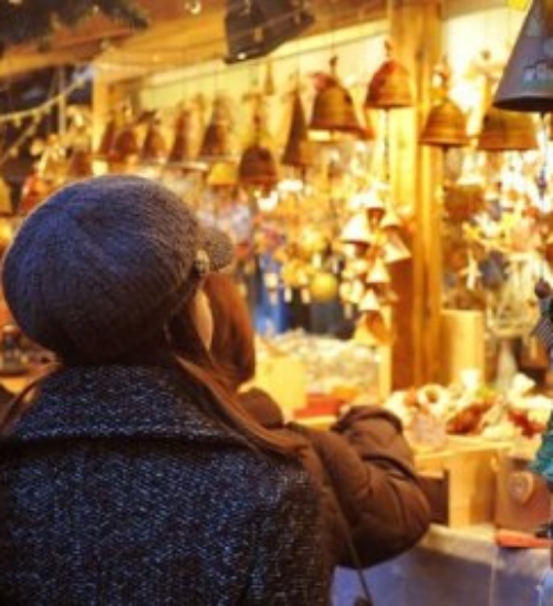 Il Natale in Riviera Romagnola accende le luci dei mercatini, tante le proposte da Riccione all’entroterra