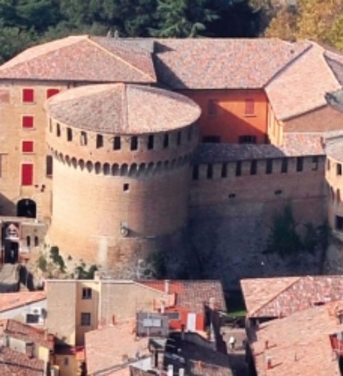 La Rocca Sforzesca di Dozza, la bellezza del passato nel borgo dei murales