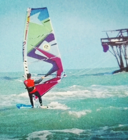 Surf, kitesurf e windsurf in Puglia: un mare di divertimento