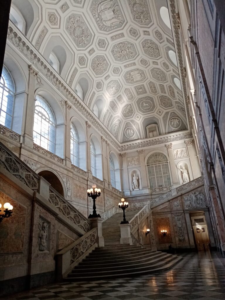 Residenze borboniche a Napoli, ingresso Palazzo Reale Napoli